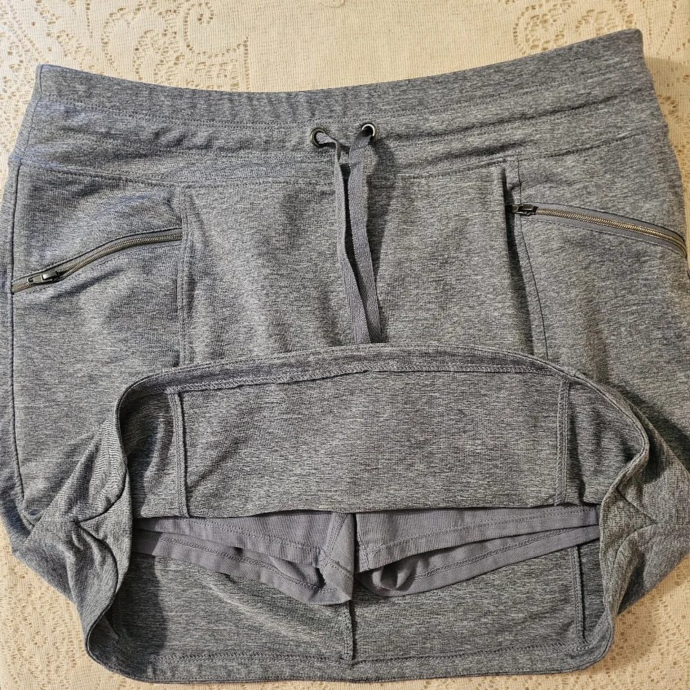 Tangerine Dark Gray Skorts with Handy Pockets Sz. L
